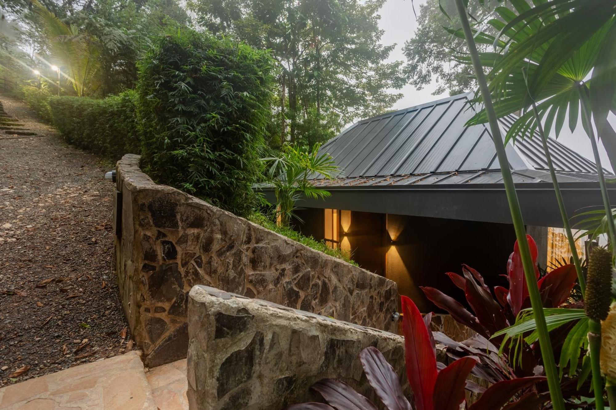 Rancho Pacifico - Boutique Hotel For Adults Увита Экстерьер фото